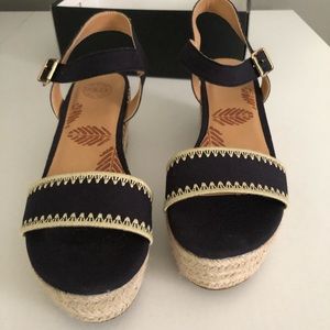 Dolce by Mojo Moxy Size 10 m